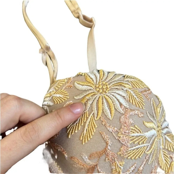 Lise Charmel Fleur Aphrodite Lace Floral Bra with underwire 28B MSRP $191 - Picture 13 of 13